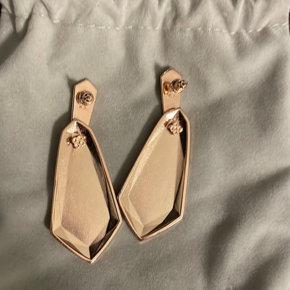 Rose gold Kendra Scott earrings - Picture 2 of 3